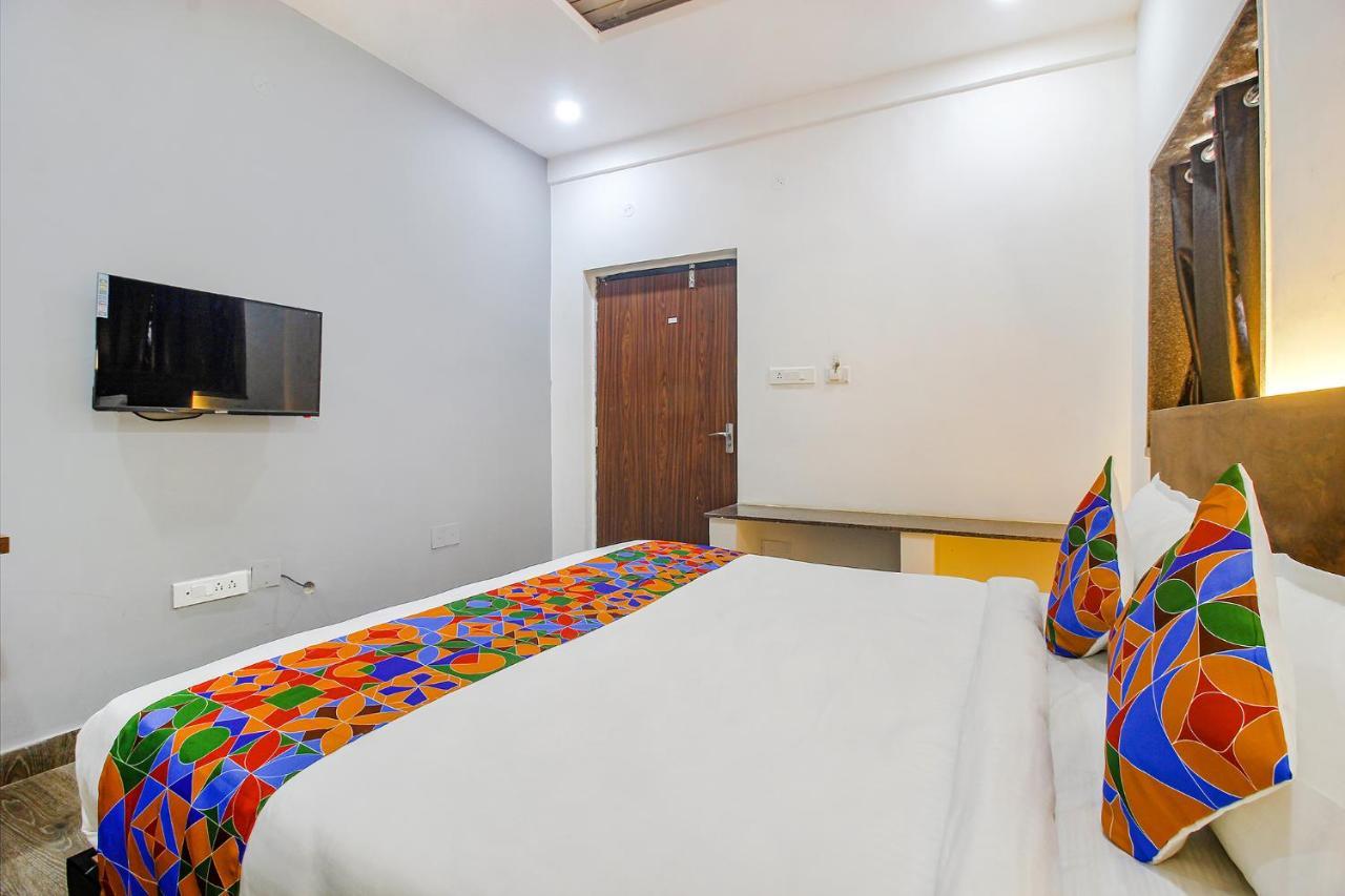 Fabhotel W Grand Suites - Nr Lanco Hills, Manikonda Haydarabad Dış mekan fotoğraf