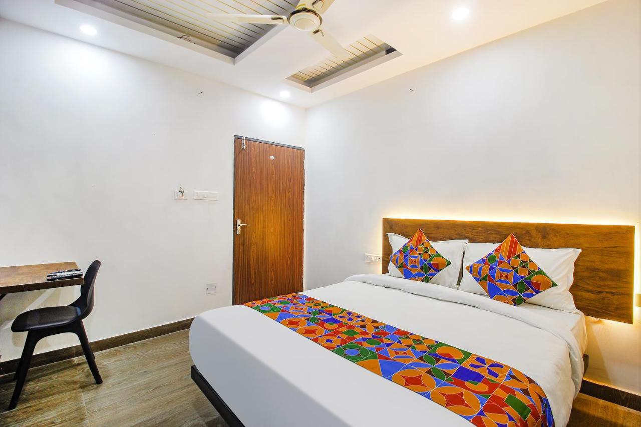 Fabhotel W Grand Suites - Nr Lanco Hills, Manikonda Haydarabad Dış mekan fotoğraf