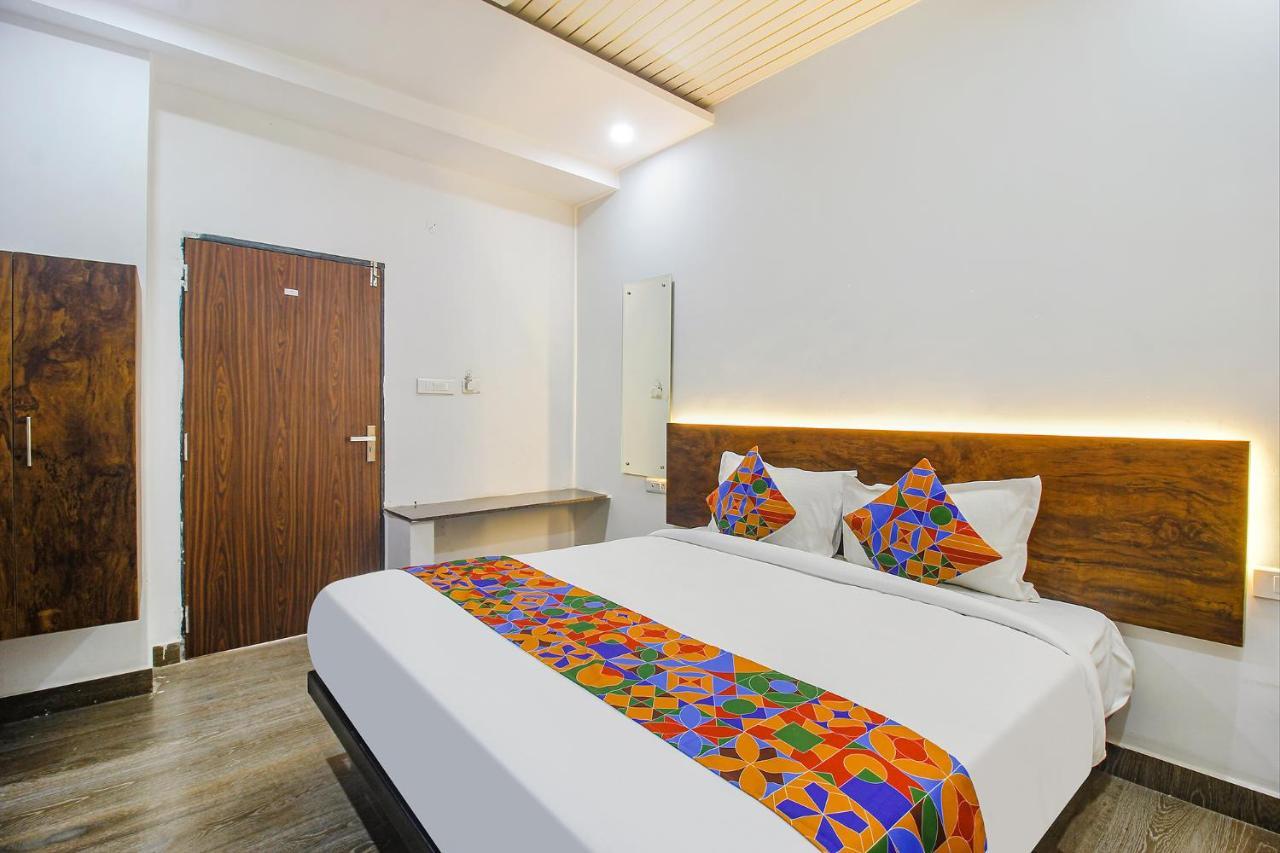 Fabhotel W Grand Suites - Nr Lanco Hills, Manikonda Haydarabad Dış mekan fotoğraf