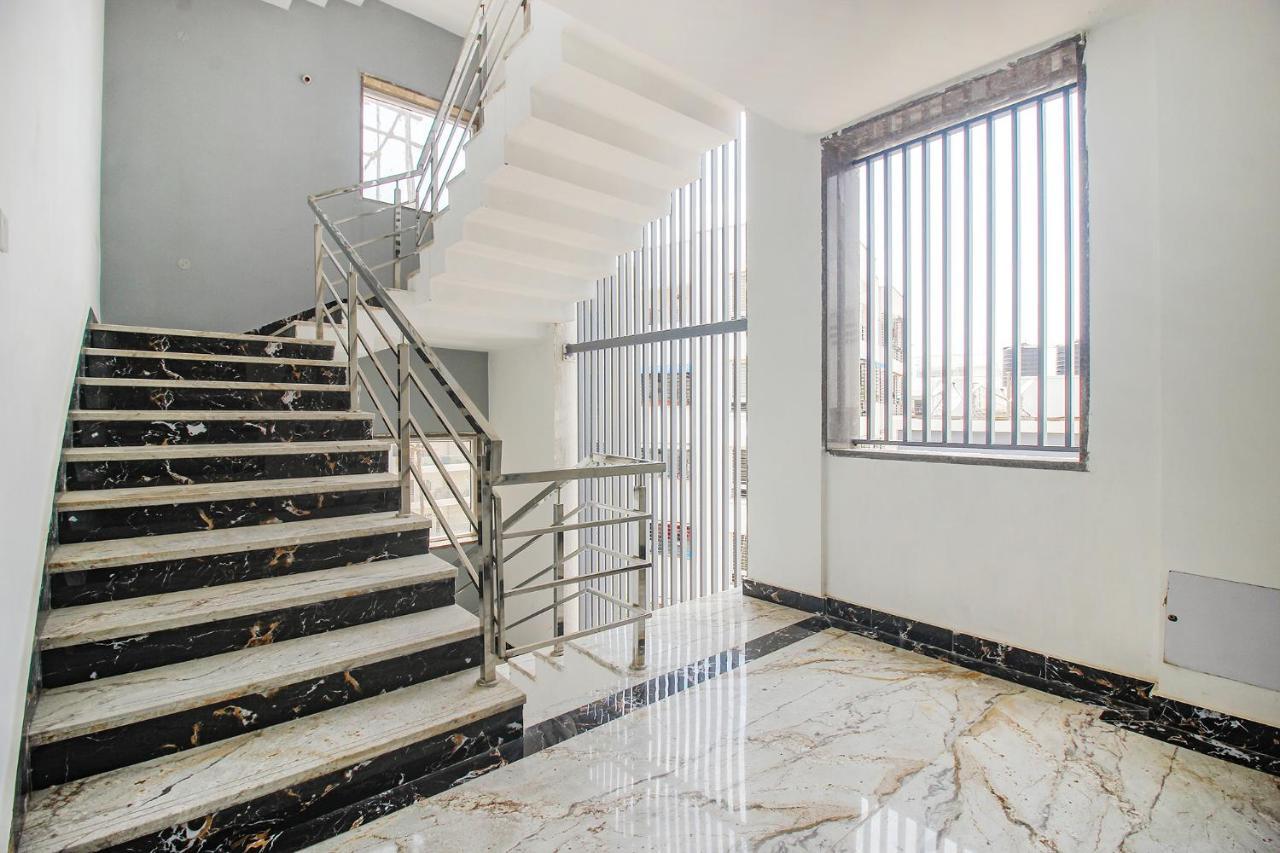 Fabhotel W Grand Suites - Nr Lanco Hills, Manikonda Haydarabad Dış mekan fotoğraf